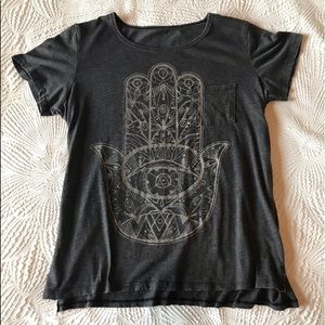 GREY HAMSA TEE